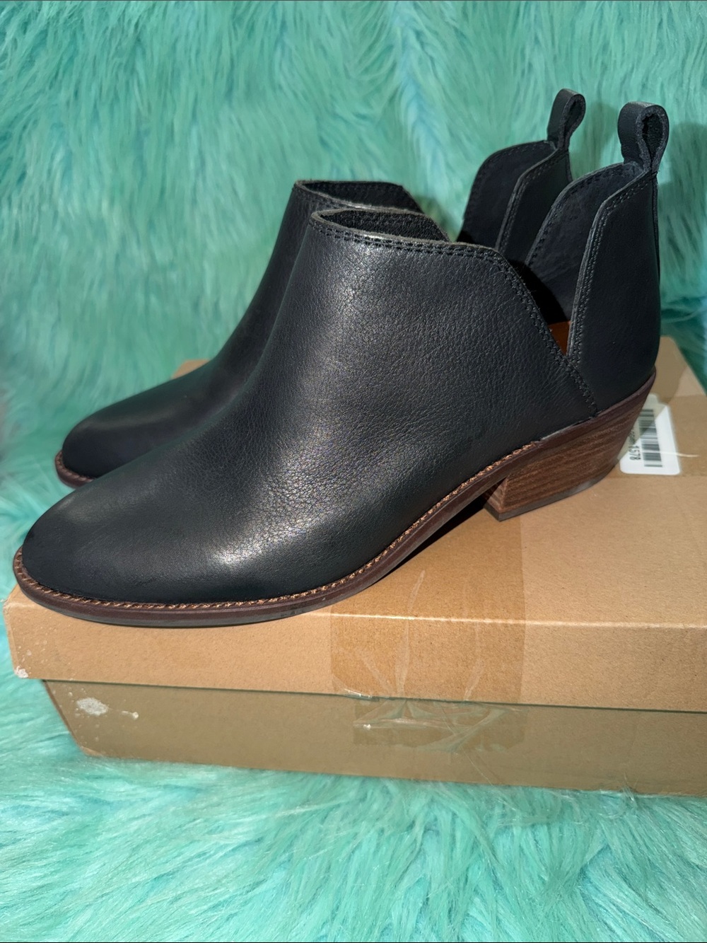 NIB Lucky Brand Black Fayth2 Leather Cutout Ankle Boots - Women’s size 10